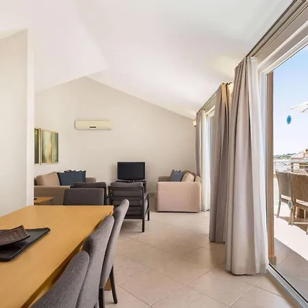 Wyndham Residences, Golf & Soke
